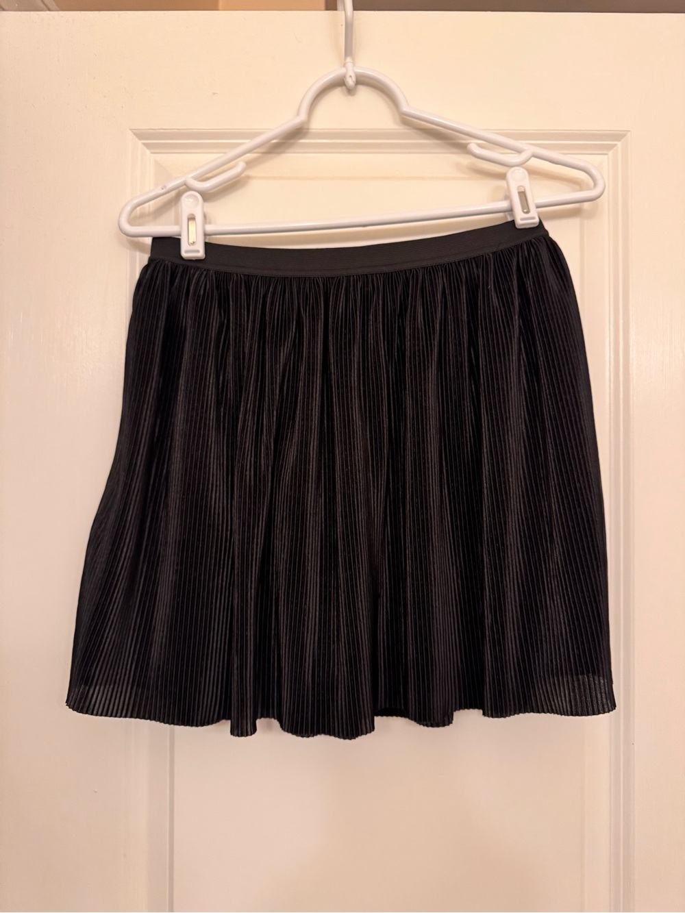 Old Navy Black Pleated Skirt